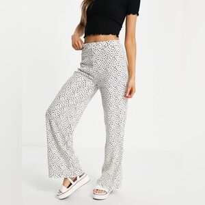 Stradivarius Wide Leg Relaxed Pant in White Polka Dot Size XL